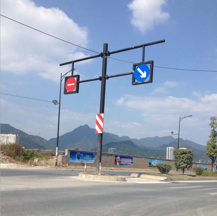 道路標(biāo)志桿